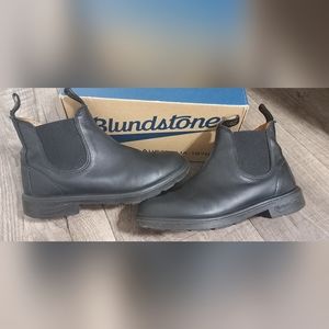 Classic Blundstone Boots in Black